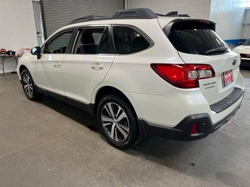 Crystal White Pearl 2019 Subaru Outback 3.6R Limited