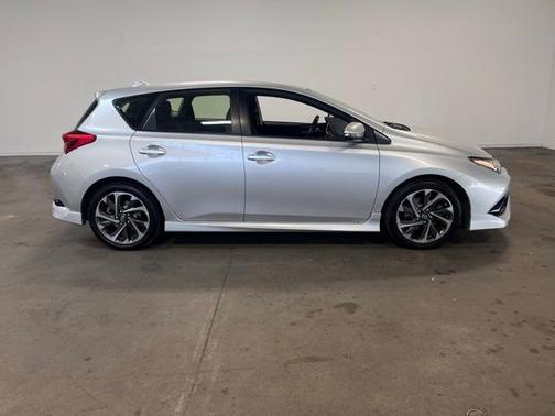 2016 Scion iM Base