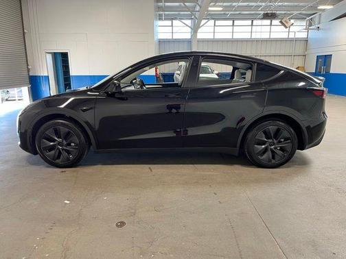 Black 2025 Tesla Model Y Long Range