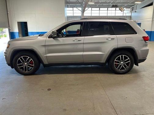 Silver 2018 Jeep Grand Cherokee Trailhawk