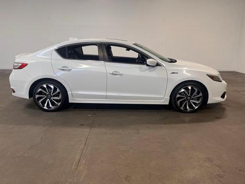 2018 Acura ILX Premium & A-SPEC Packages