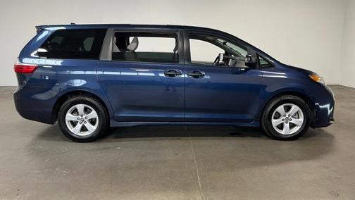 2019 Toyota Sienna L