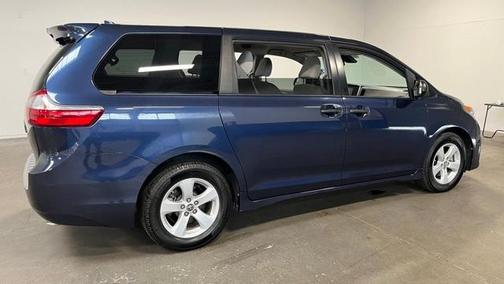 2019 Toyota Sienna L
