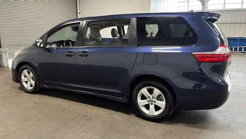 2019 Toyota Sienna L