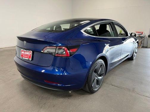 Deep Blue 2019 Tesla Model 3 Standard Range Plus
