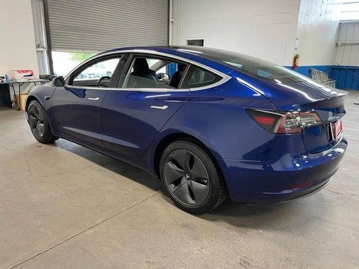 Deep Blue 2019 Tesla Model 3 Standard Range Plus