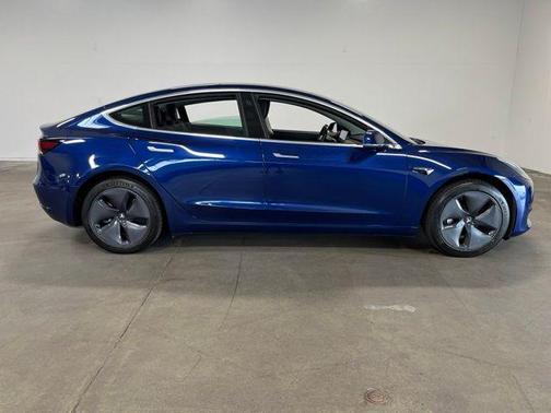 Deep Blue 2019 Tesla Model 3 Standard Range Plus