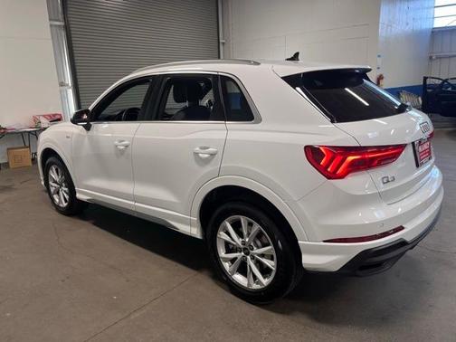 2025 Audi Q3 45 S line Premium