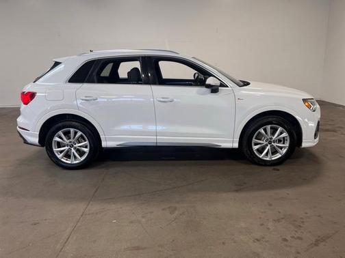 2025 Audi Q3 45 S line Premium