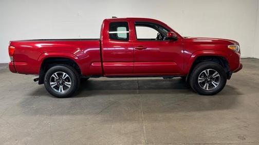 2016 Toyota Tacoma SR