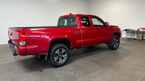 2016 Toyota Tacoma SR