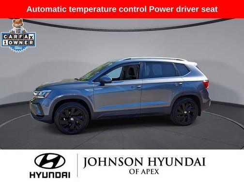 Platinum Gray Metallic 2024 Volkswagen Taos 1.5T SE