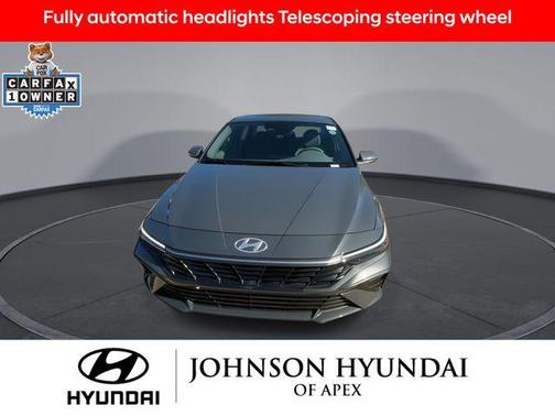 2025 Hyundai ELANTRA SE