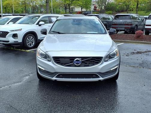 2017 Volvo V60 Cross Country T5 Platinum