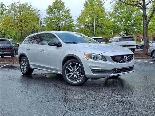 2017 Volvo V60 Cross Country T5 Platinum