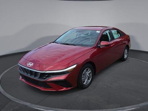 2025 Hyundai ELANTRA SE