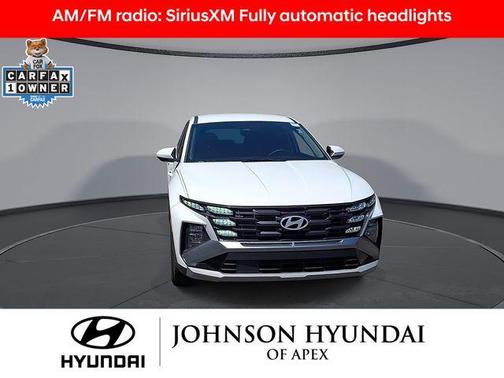 White Pearl 2025 Hyundai TUCSON SE