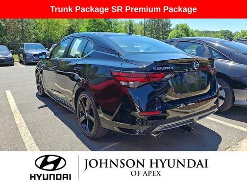 Black 2022 Nissan Sentra SR