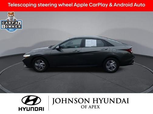 2024 Hyundai ELANTRA SE