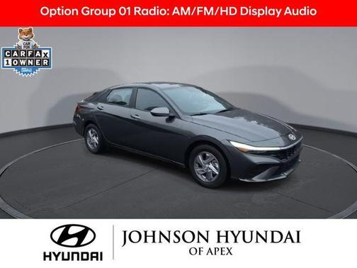 2024 Hyundai ELANTRA SE