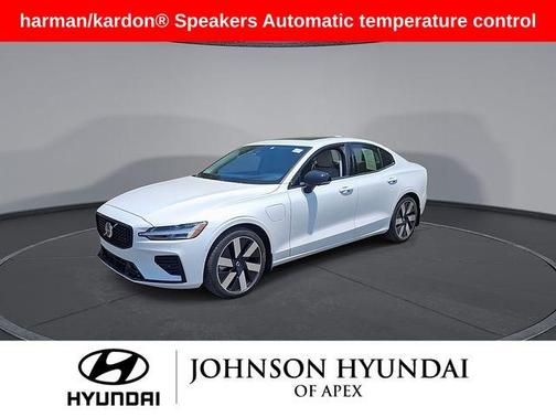 Crystal White Pearl 2025 Volvo S60 Plug-In Hybrid T8 Ultra
