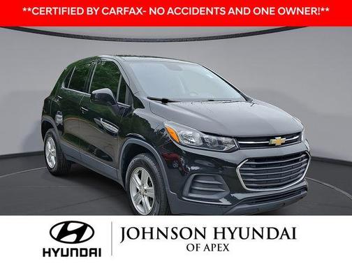 Mosaic Black Metallic 2022 Chevrolet Trax LS