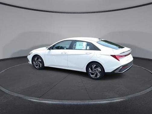 2025 Hyundai ELANTRA HEV SEL Sport