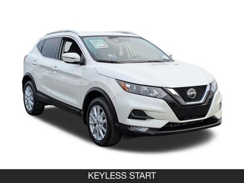 White 2022 Nissan Rogue Sport SV