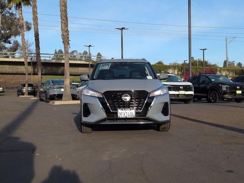 2023 Nissan Kicks SV