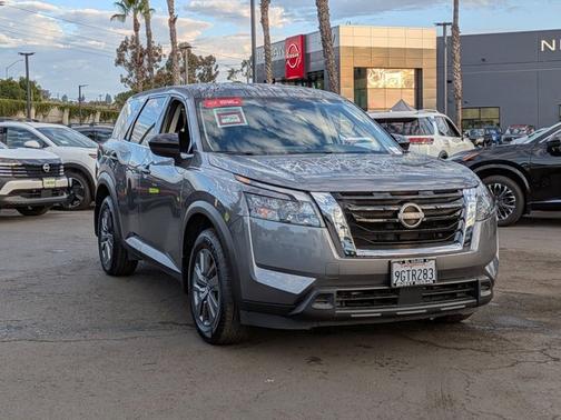 2024 Nissan Pathfinder S