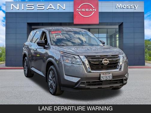 2024 Nissan Pathfinder S
