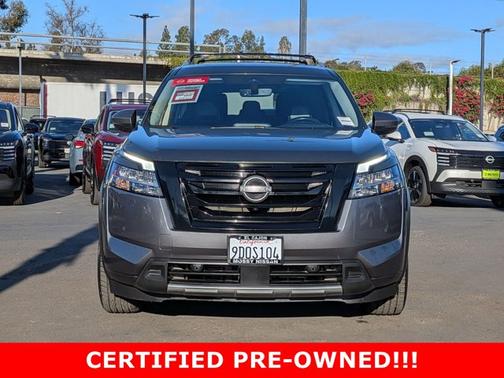 2023 Nissan Pathfinder SL