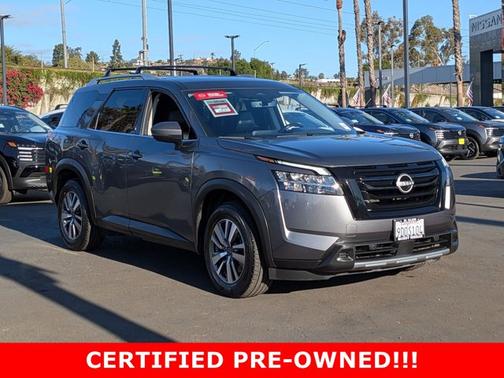 2023 Nissan Pathfinder SL