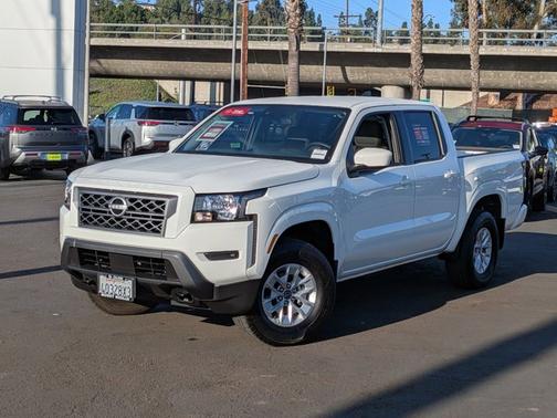 2024 Nissan Frontier SV