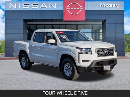 2024 Nissan Frontier SV