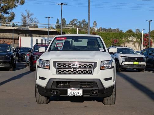 2024 Nissan Frontier SV