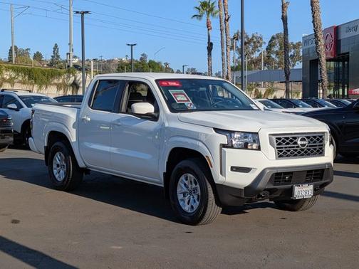 2024 Nissan Frontier SV