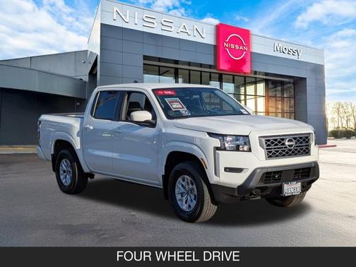 2024 Nissan Frontier SV