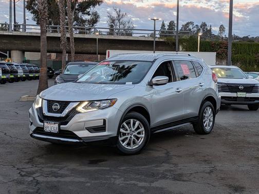2020 Nissan Rogue SV