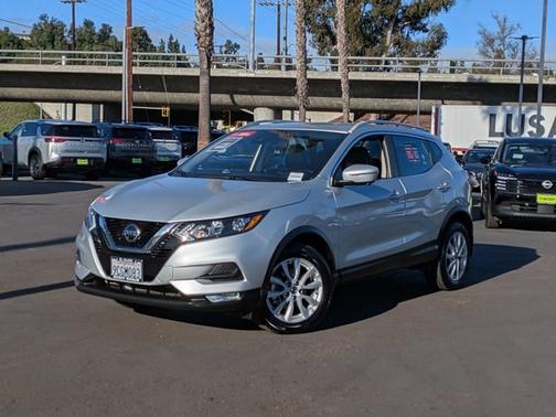 2022 Nissan Rogue Sport SV