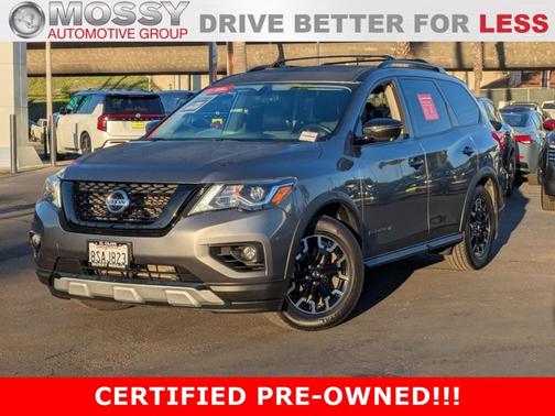 2020 Nissan Pathfinder SL