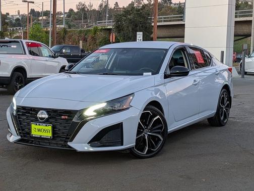 2023 Nissan Altima 2.5 SR