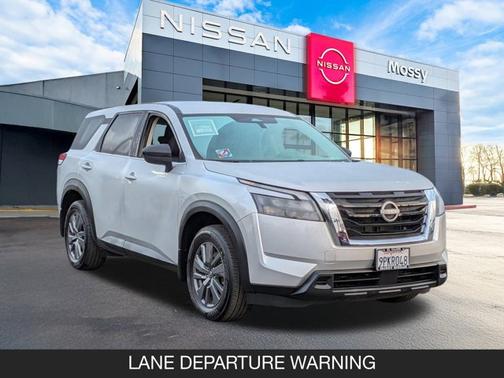 2024 Nissan Pathfinder S