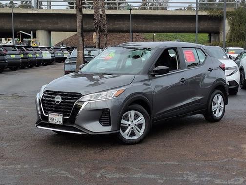 2025 Nissan Kicks Play S