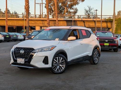 2022 Nissan Kicks SV