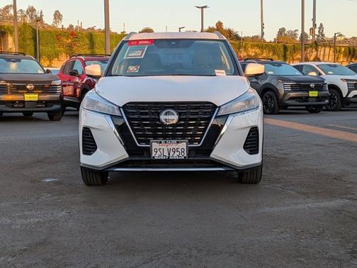 2022 Nissan Kicks SV