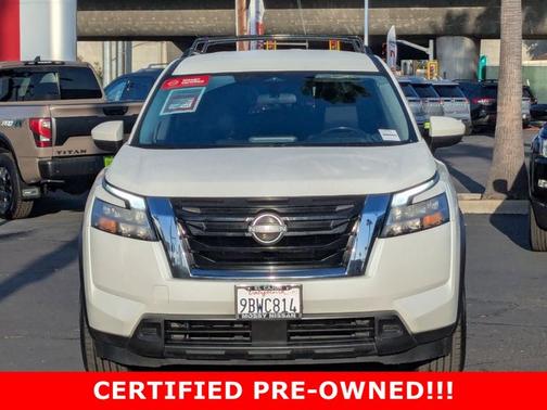 2022 Nissan Pathfinder SV