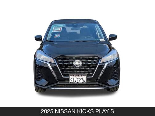 Super Black 2025 Nissan Kicks Play S