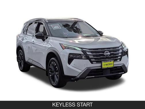 Pearl 2025 Nissan Rogue SL
