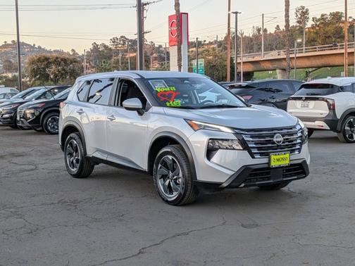 2025 Nissan Rogue SV